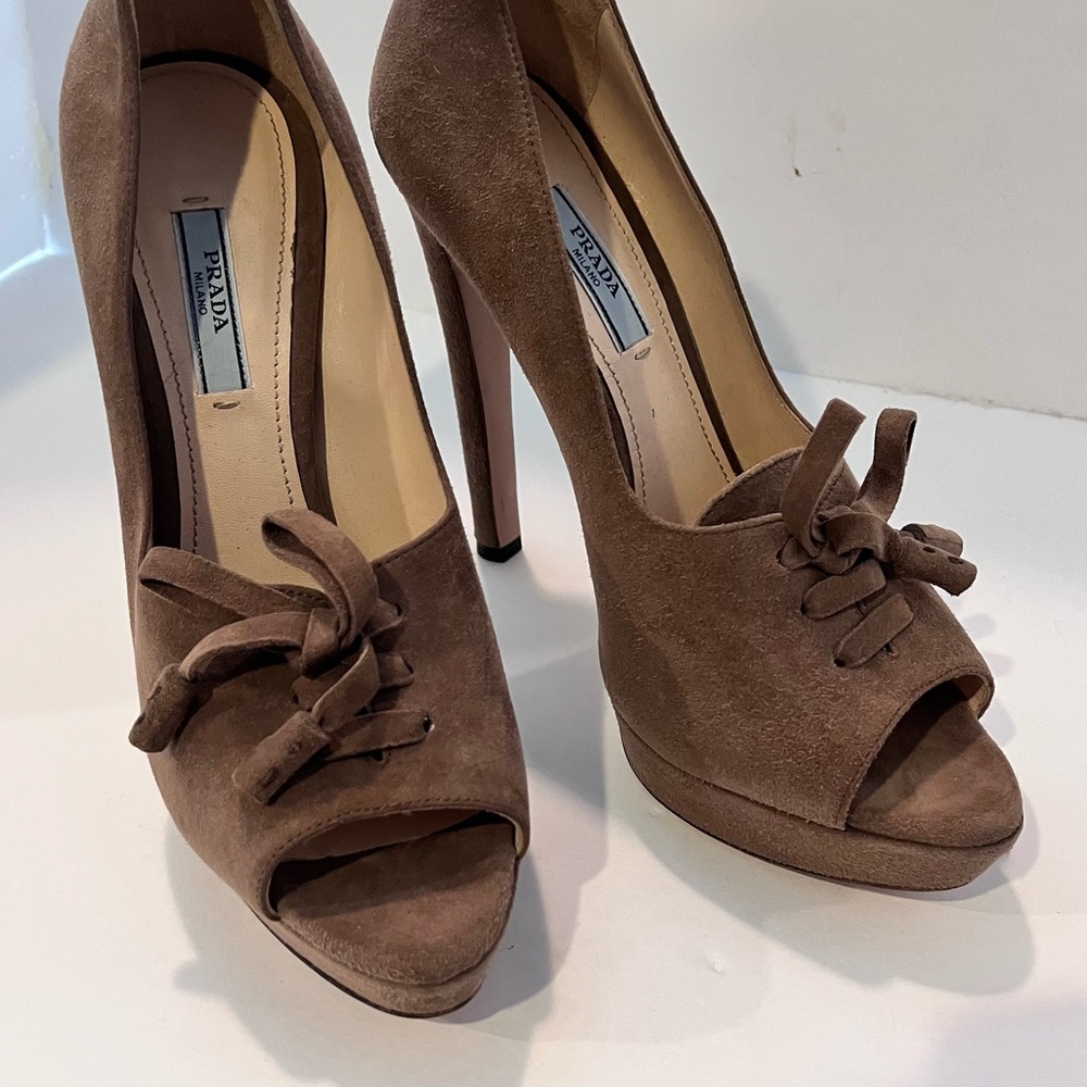Prada Women’s 39.5 Brown Leather Suede Peep Toe High Heel Pumps - Picture 2 of 16
